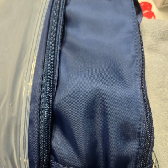 NWOT - The Foldie Blue Travel Bag - Picture 11 of 11
